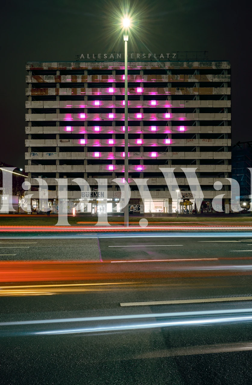 Wallpaper featuring Berlin Allesandersplatz design