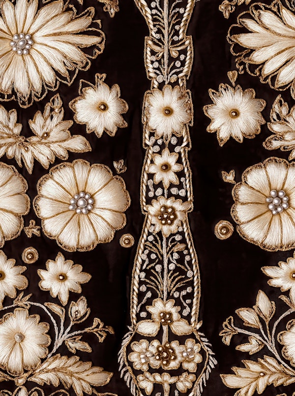 Black Velvet Gold Majesty