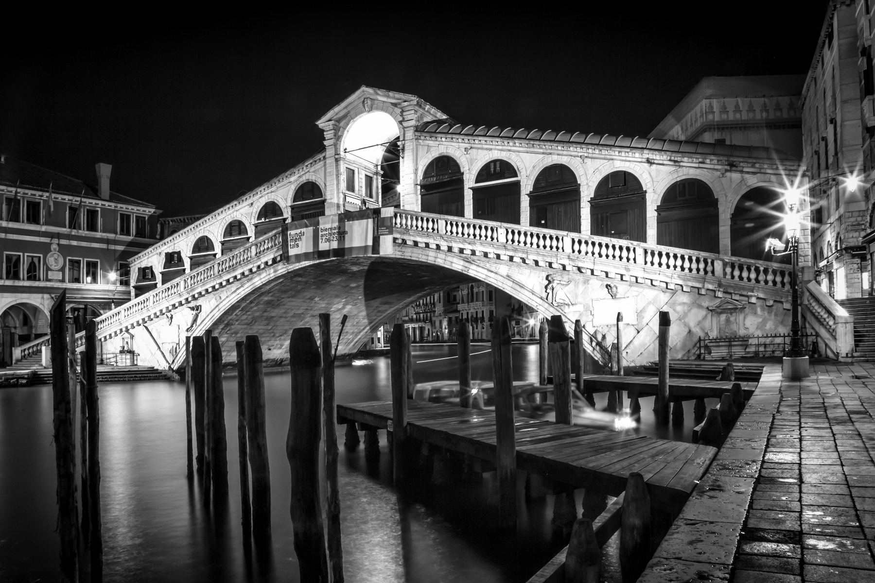 Мост Риальто Венеция изнутри