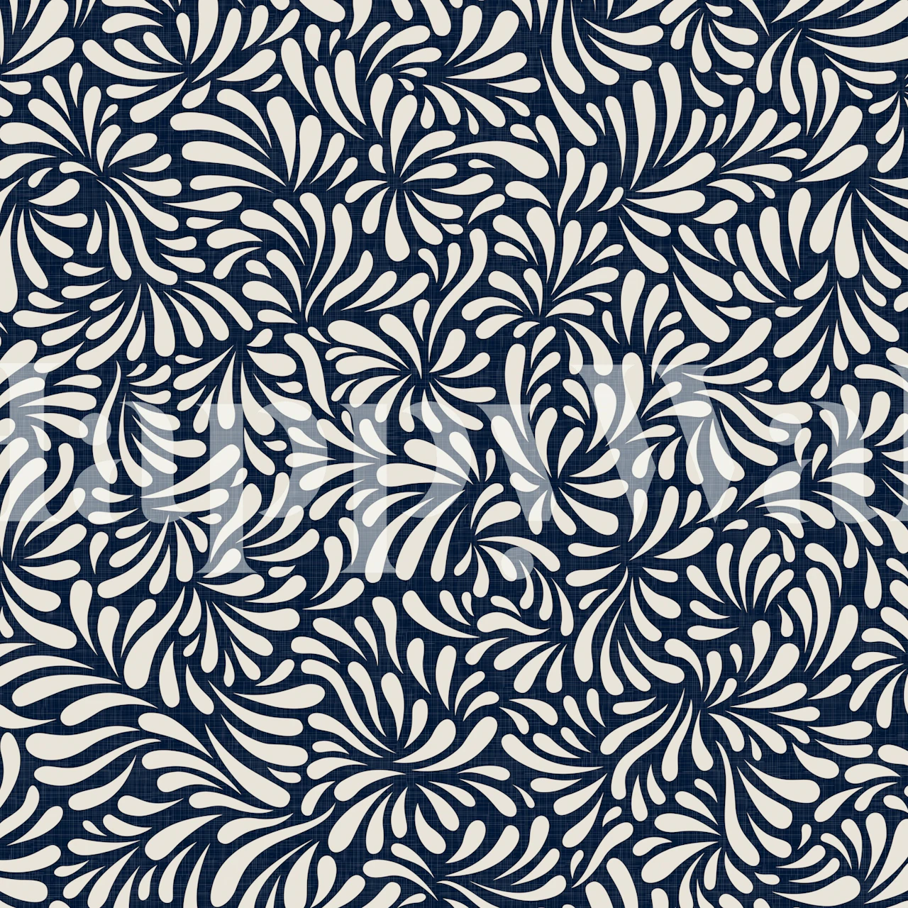 Abstract Petals on Navy Blue WM in een kamer