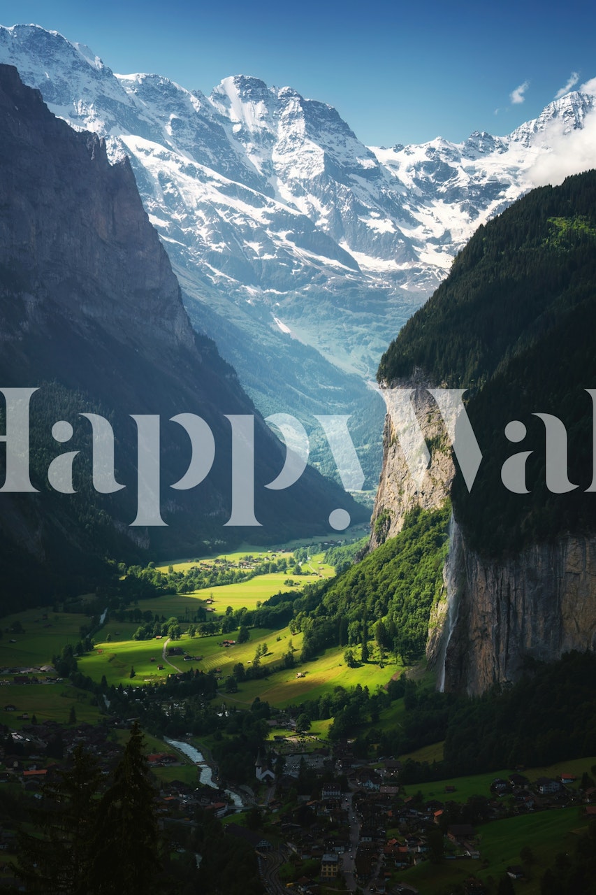 Majestic Mountain Valley Tapete in einem Raum