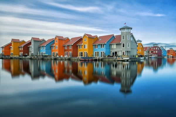 Vibrant Waterside Homes