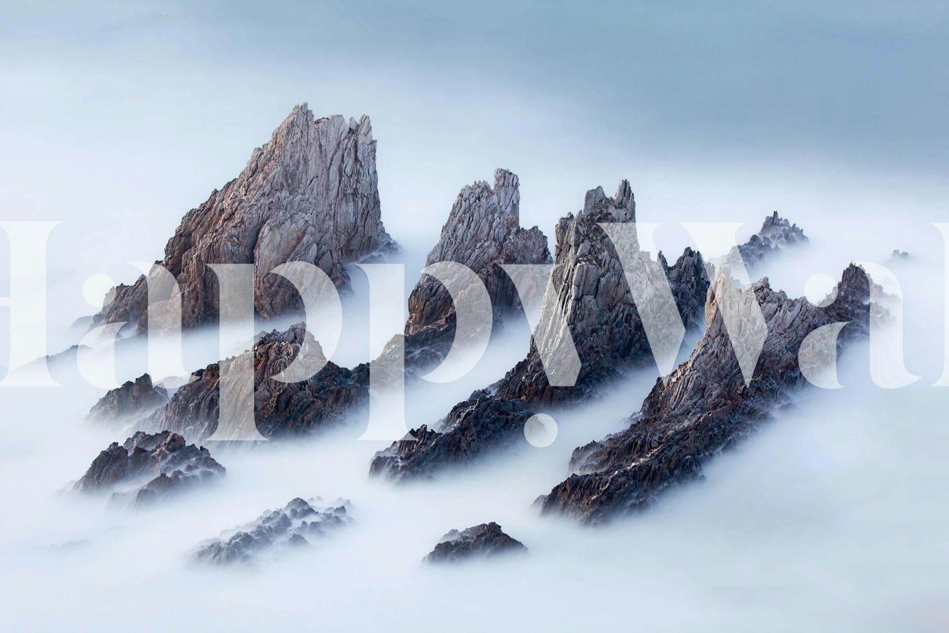 Dimmiga bergstoppar fototapet