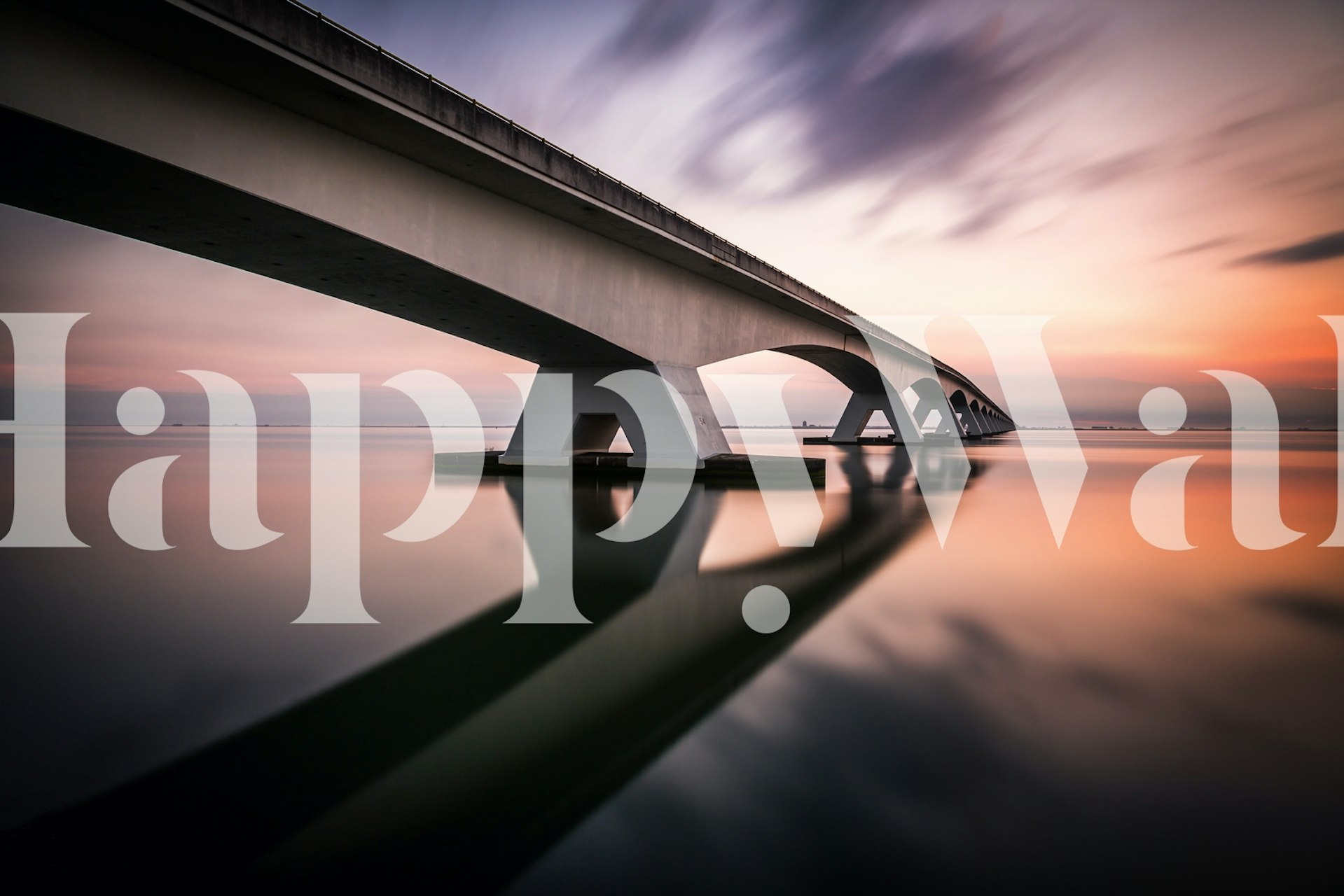 Soloppgang sjølandskap med et moderne broveggmaleri