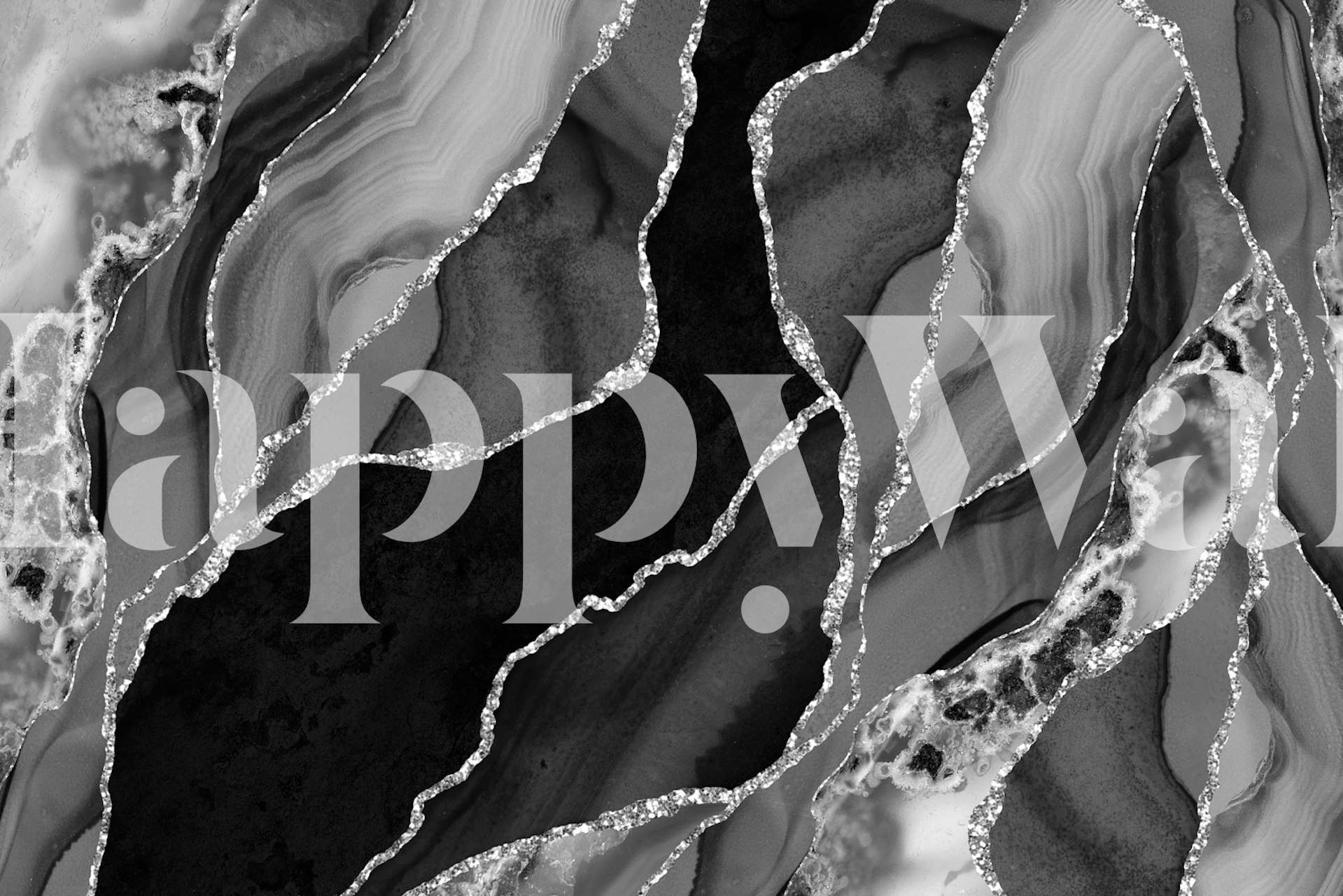 Nærbilde av en luksuriøs Black and Silver Marble wallpaper som gir et opulent preg til rommet