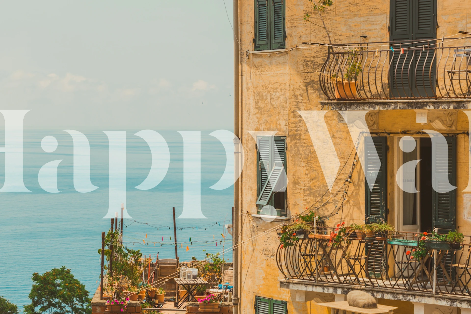 Coastal Charm Retreat behang in een lichte kamer