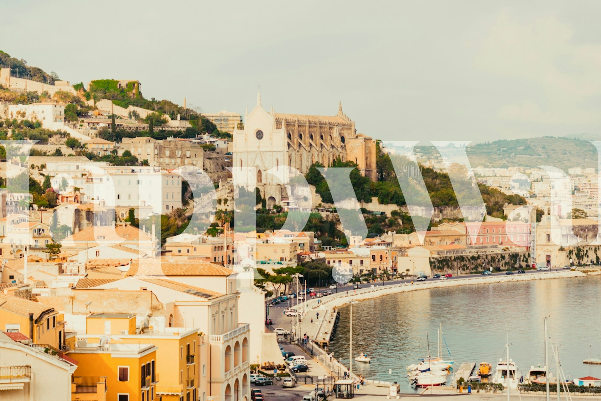 Old Italian Town Coastal Scene tapet i et rum