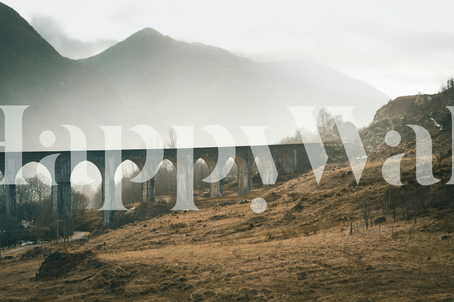 Misty Bridge in Scottish Highlands tapettimalli