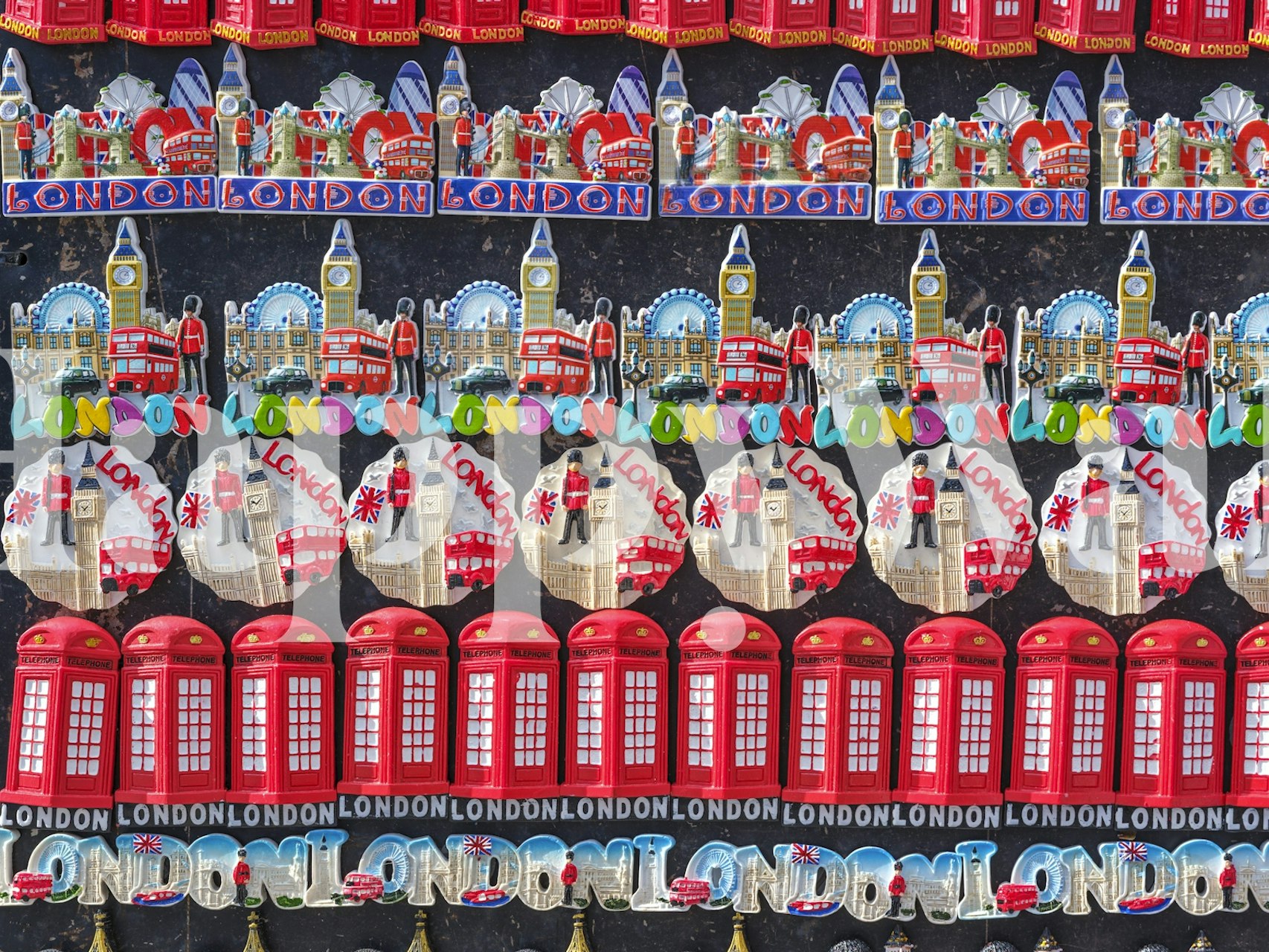 Vibrant London Icons wallpaper in een kamer