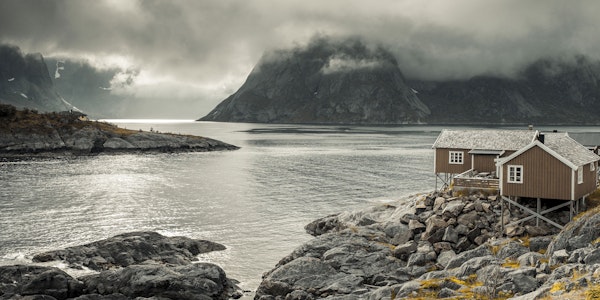 Nordic Coastal Retreat