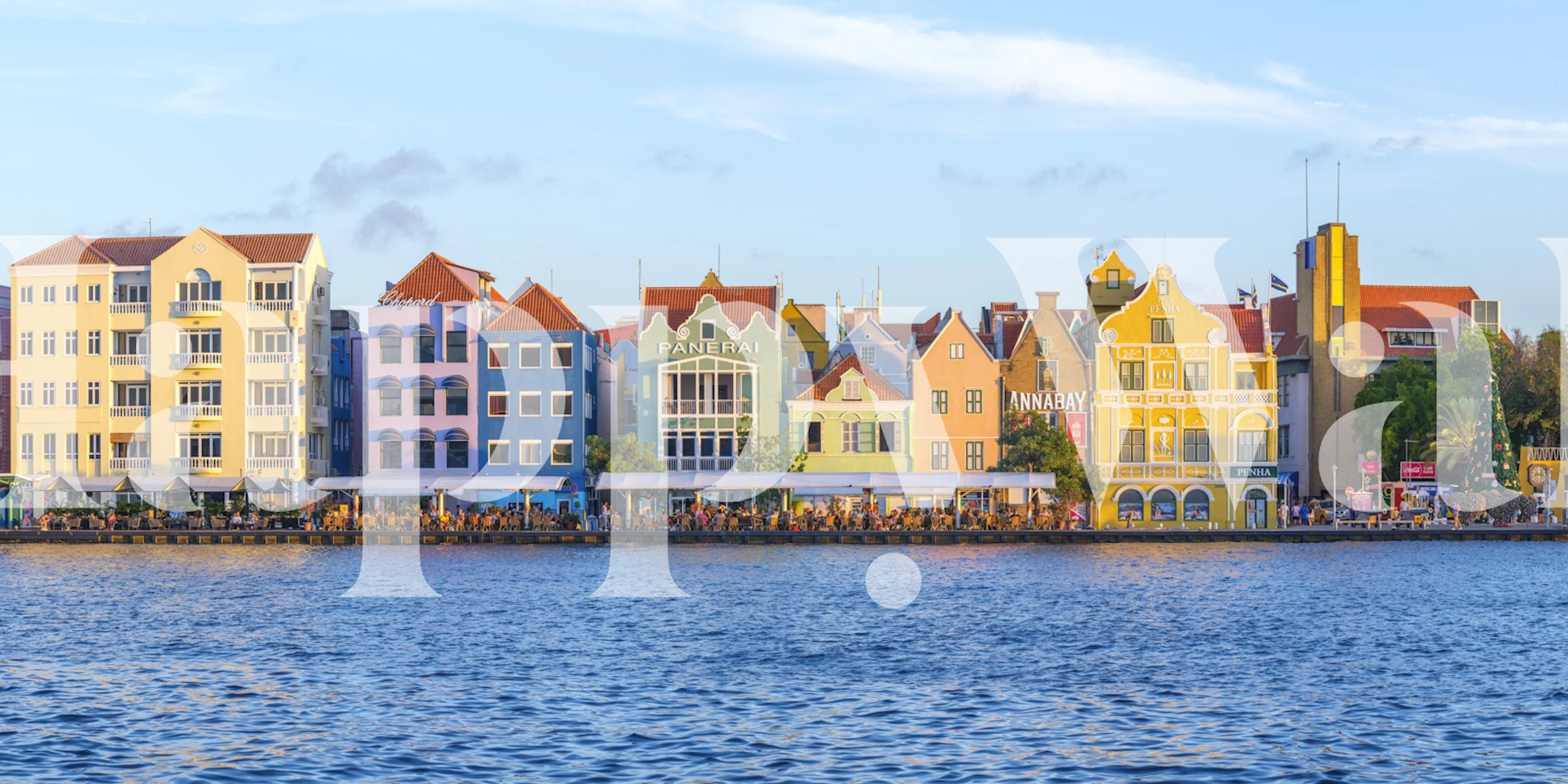 Carta da parati Charming Harborfront Buildings in una stanza