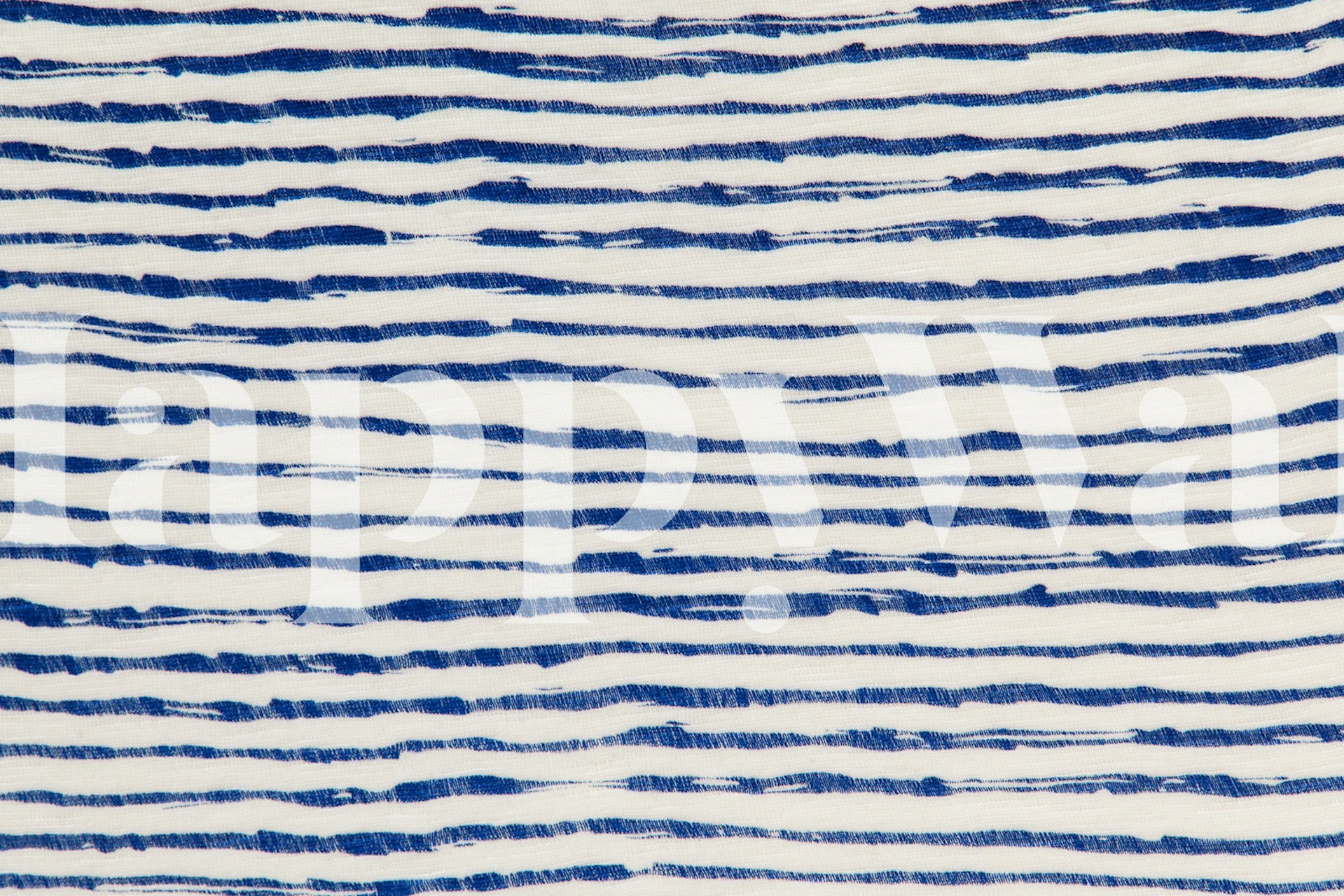 Elegant Indigo Stripes wallpaper in een kamer