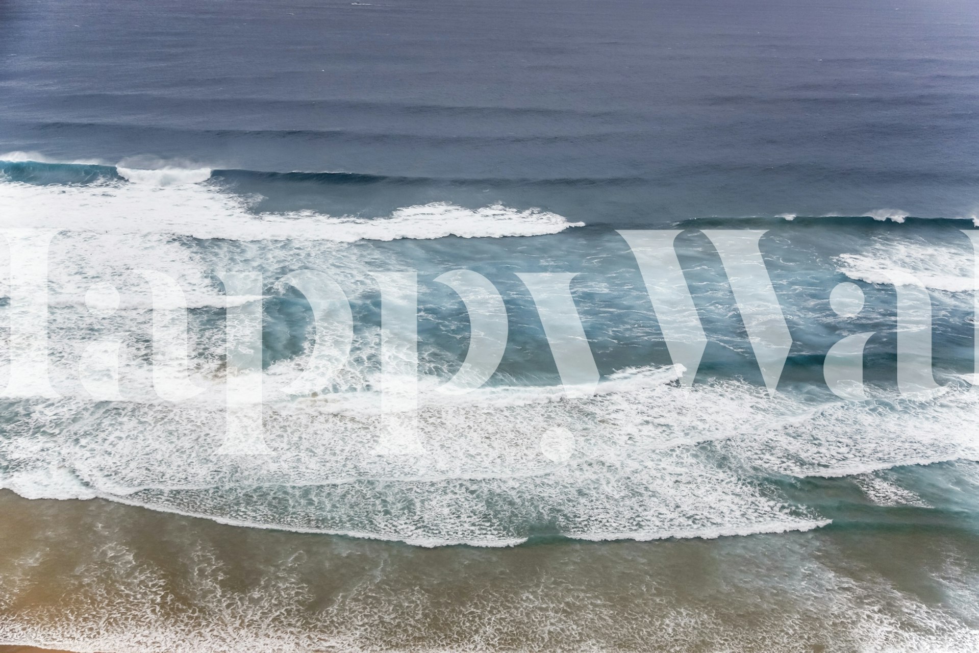 Papel de parede Wild Waves of Portugal em um quarto