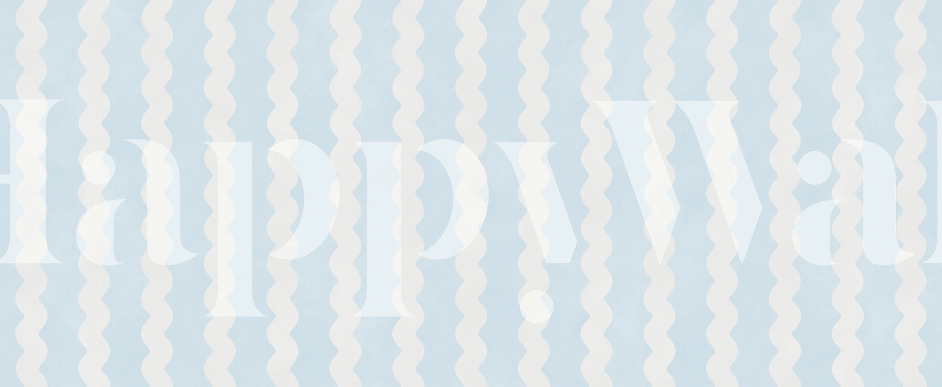 Serene Waves in Blue tapet i ett rum