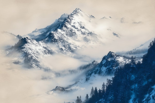Elegant Mountain Mist