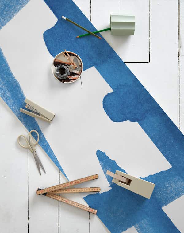 Abstract Blue n White Lines 01 wallpaper roll