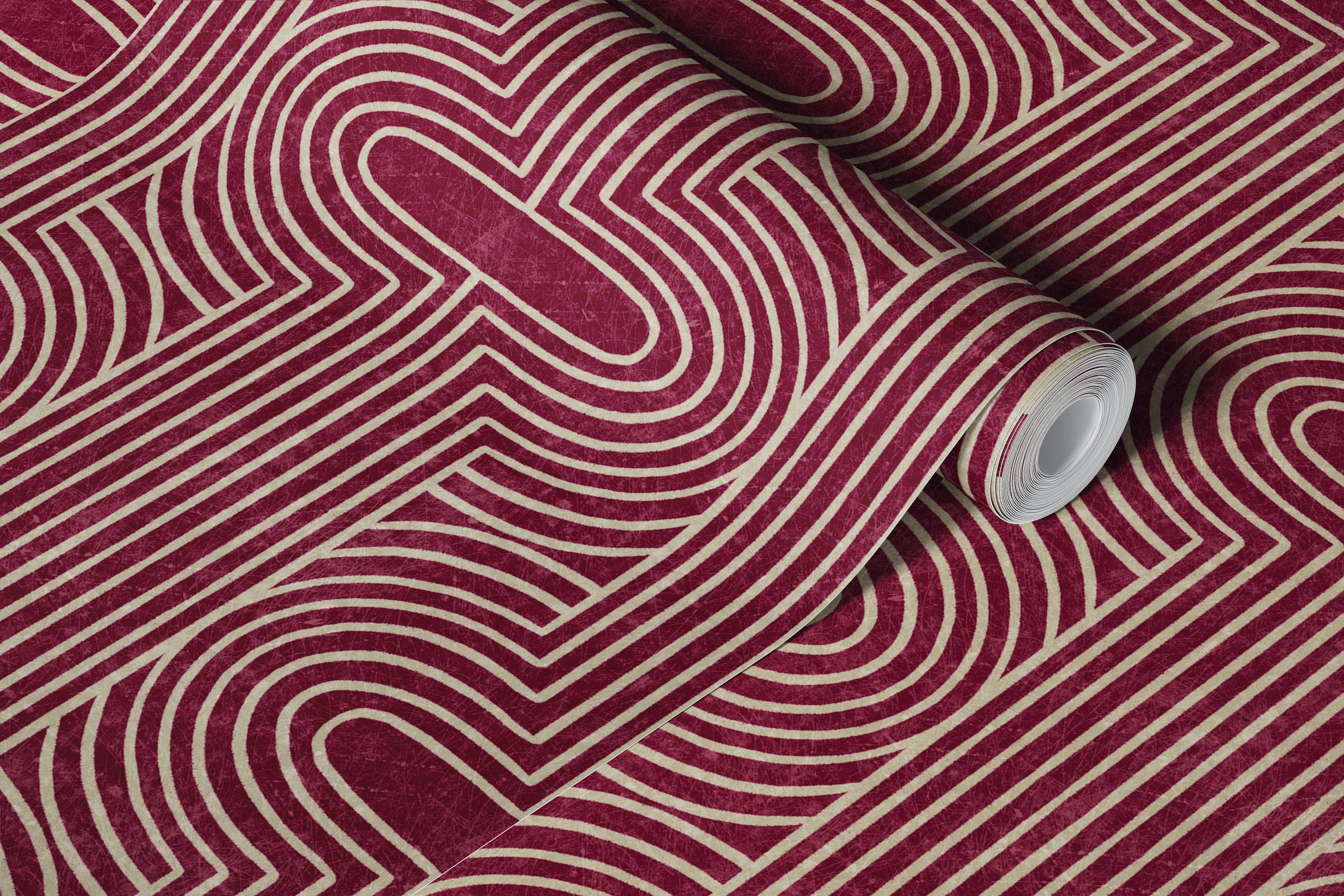 Ruskin maroon tapetti esillä huoneessa