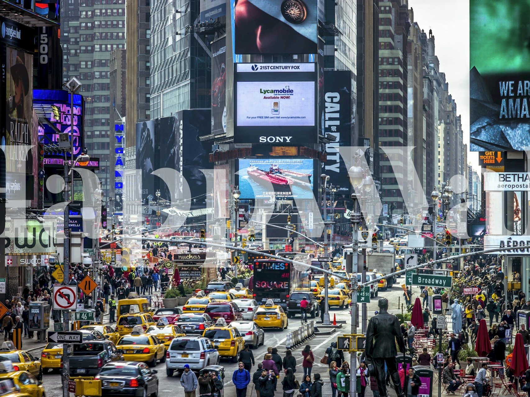 Times Square Rush wallpaper in a room