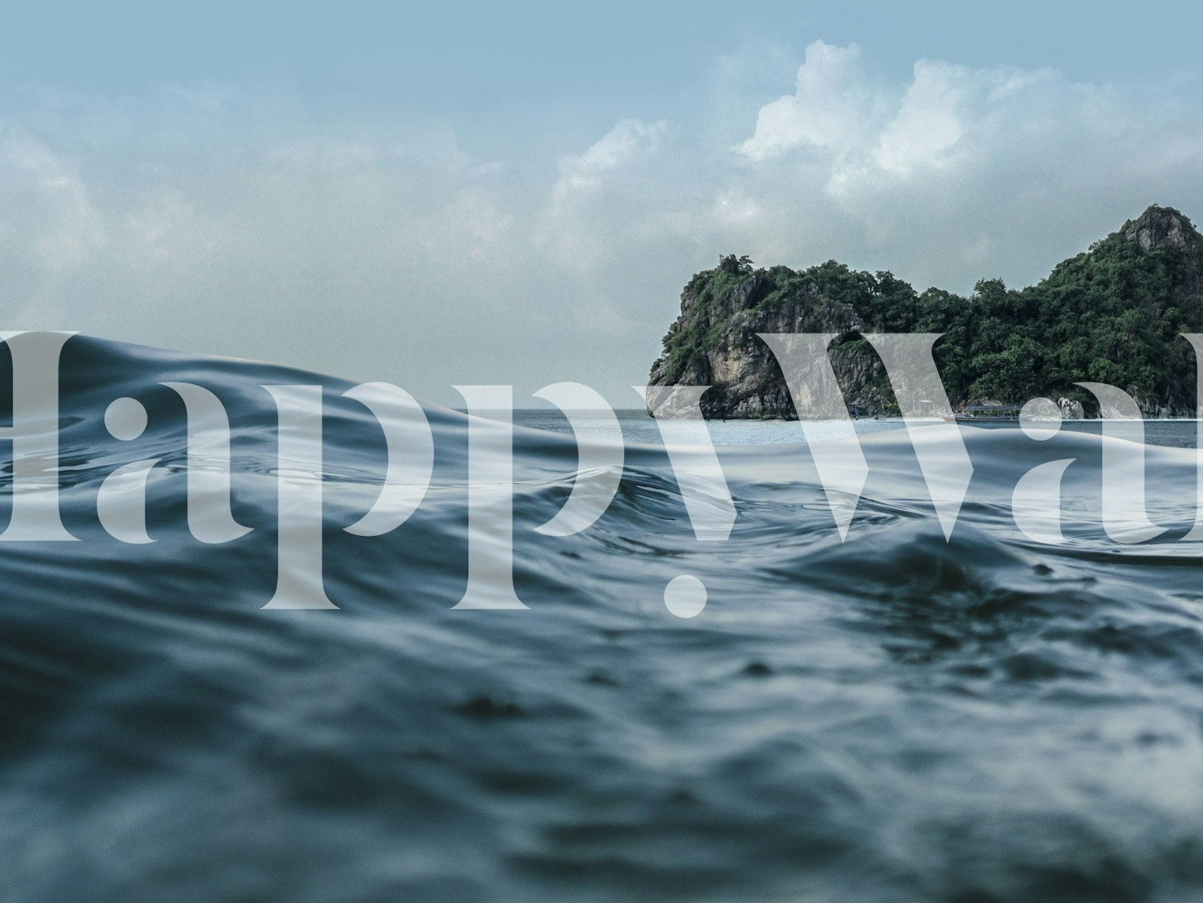 Klidný výhled na oceán s nástěnnou malbou vzdáleného ostrova