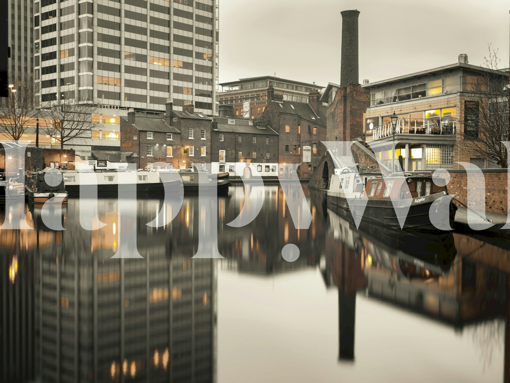 papel de parede Birmingham Canal em um quarto