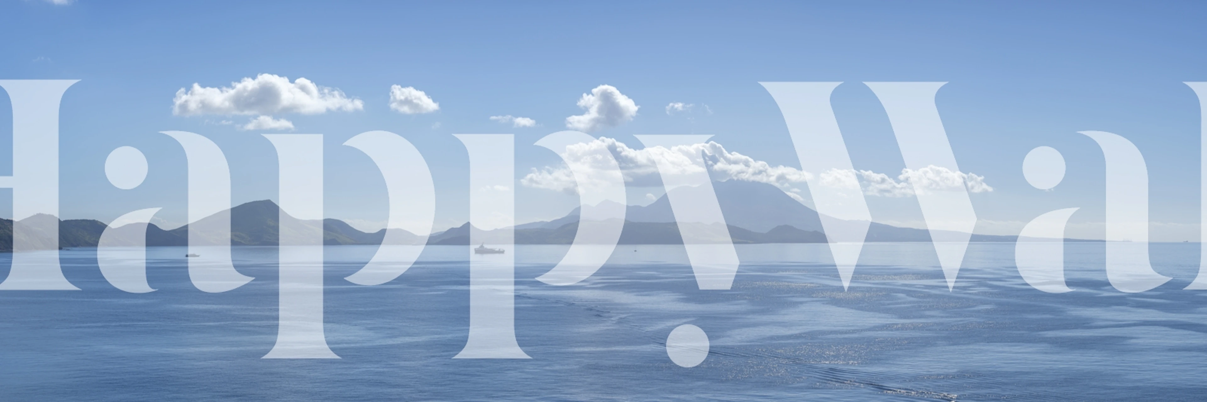 Calm Blue Sea Panorama behang in een kamer