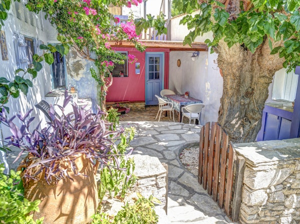 Mediterranean Courtyard Retreat