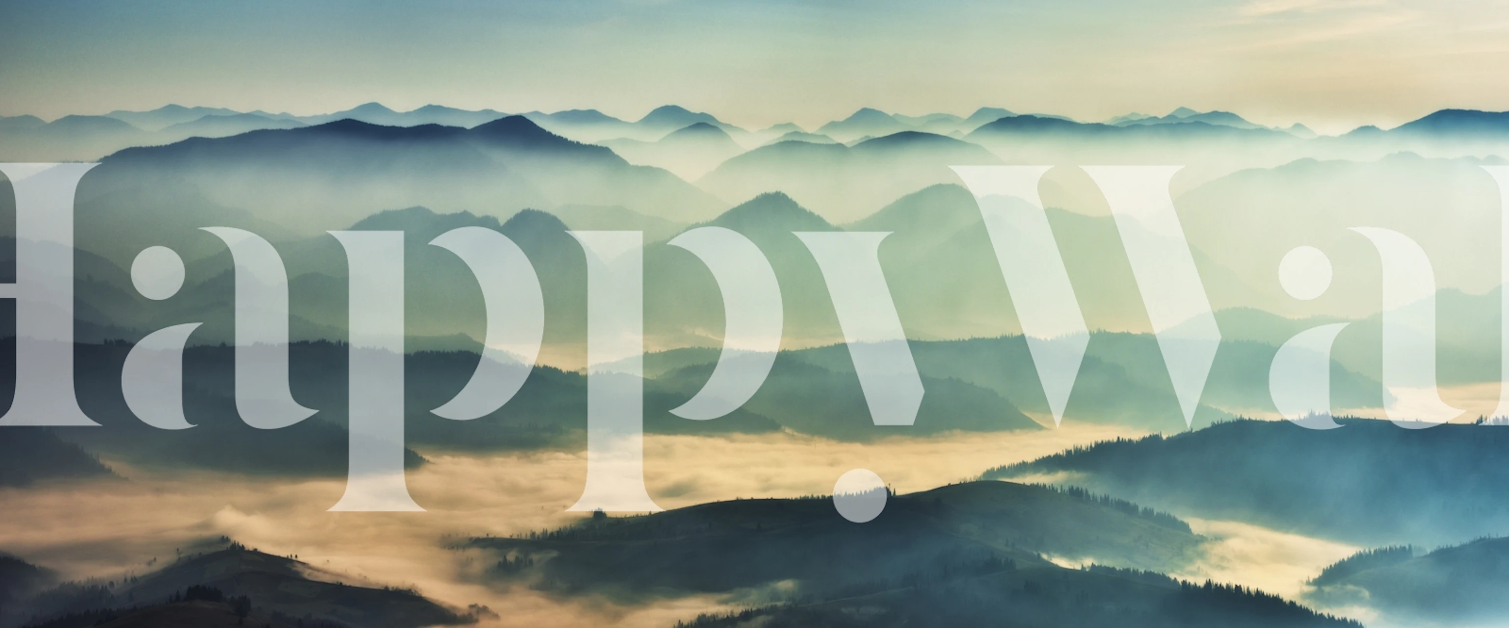 Morgentåge over bjerge tapet i et rum