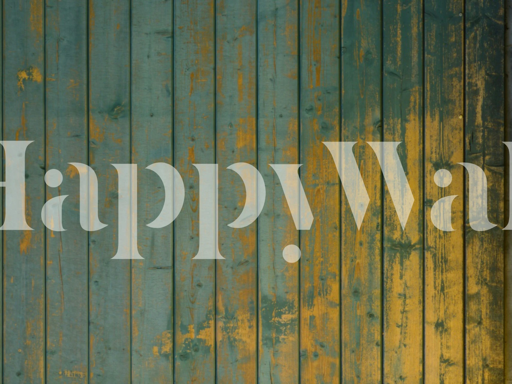 Vejrbidte træplanker tapet i et rum