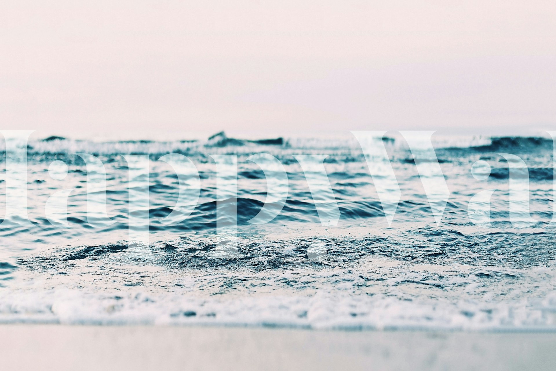 Blush Ocean behang in een serene kamer