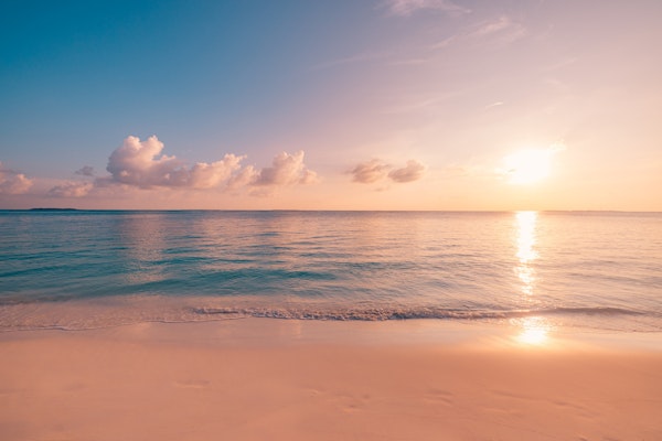 Peaceful Shoreline at Dusk