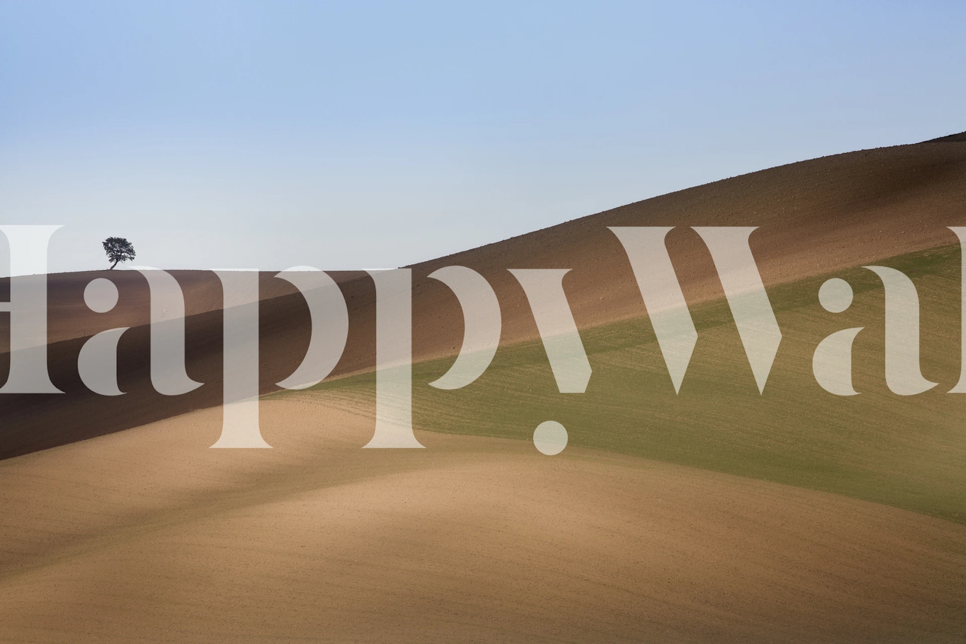 ST 009 tapeta z delikatnymi wzgórzami i drzewem