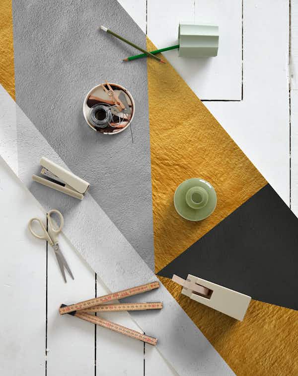 Gold and gray composition I tapet roll