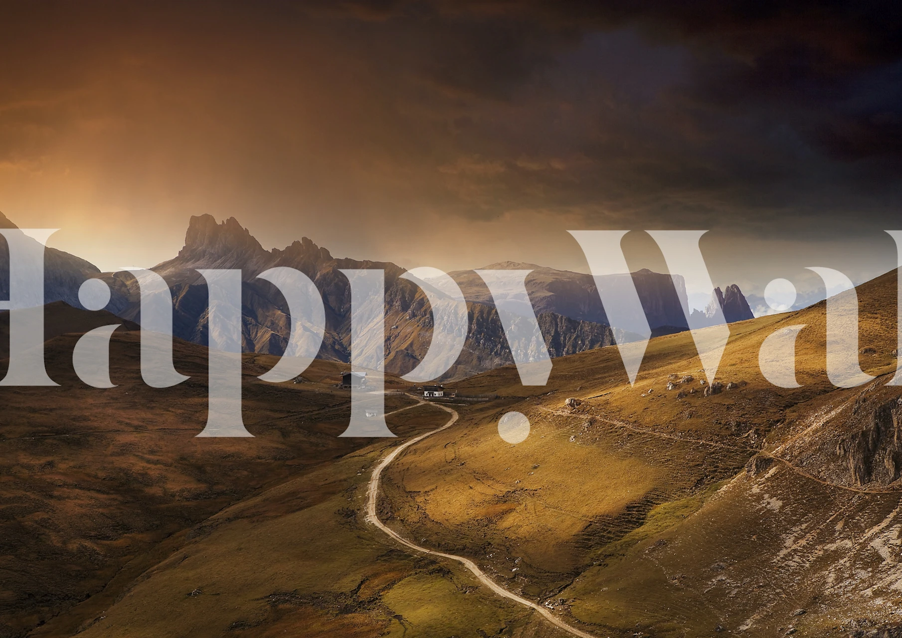 Papier peint mural de la chaîne de montagnes Rosszaehne avec coucher de soleil et chemin sinueux