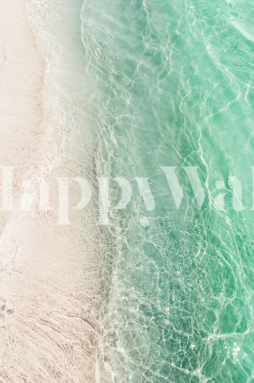 Emerald Light Beige Ocean Tapete in einem Raum