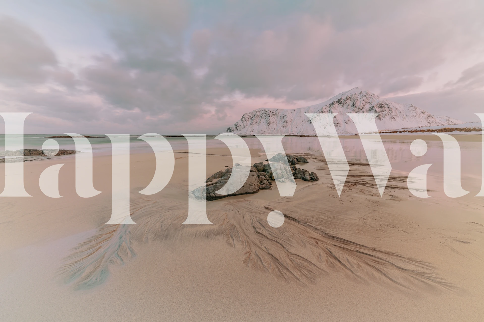 Arktisk strandlandskap tapet med mjuka färger och avlägsna berg