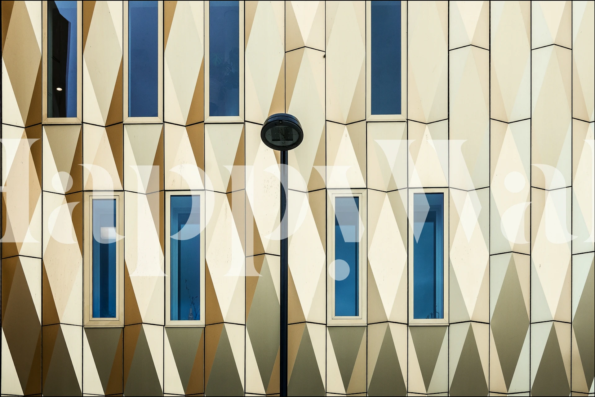 Geometric diamond pattern in brown and cream wallpaper