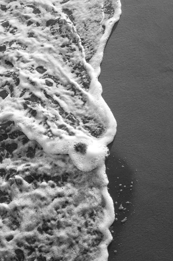 Black White Ocean Beauty 1