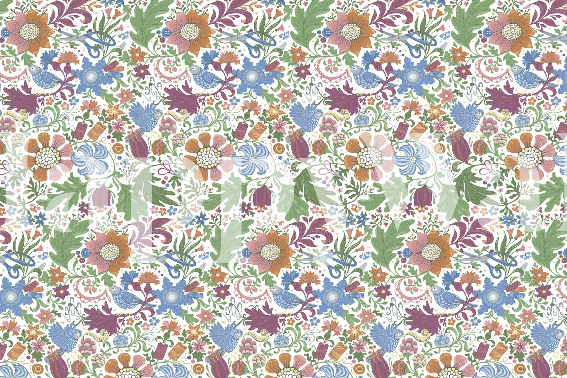 Elegant paisley och blommönster tapeter i mjukt vitt med pastellfärger