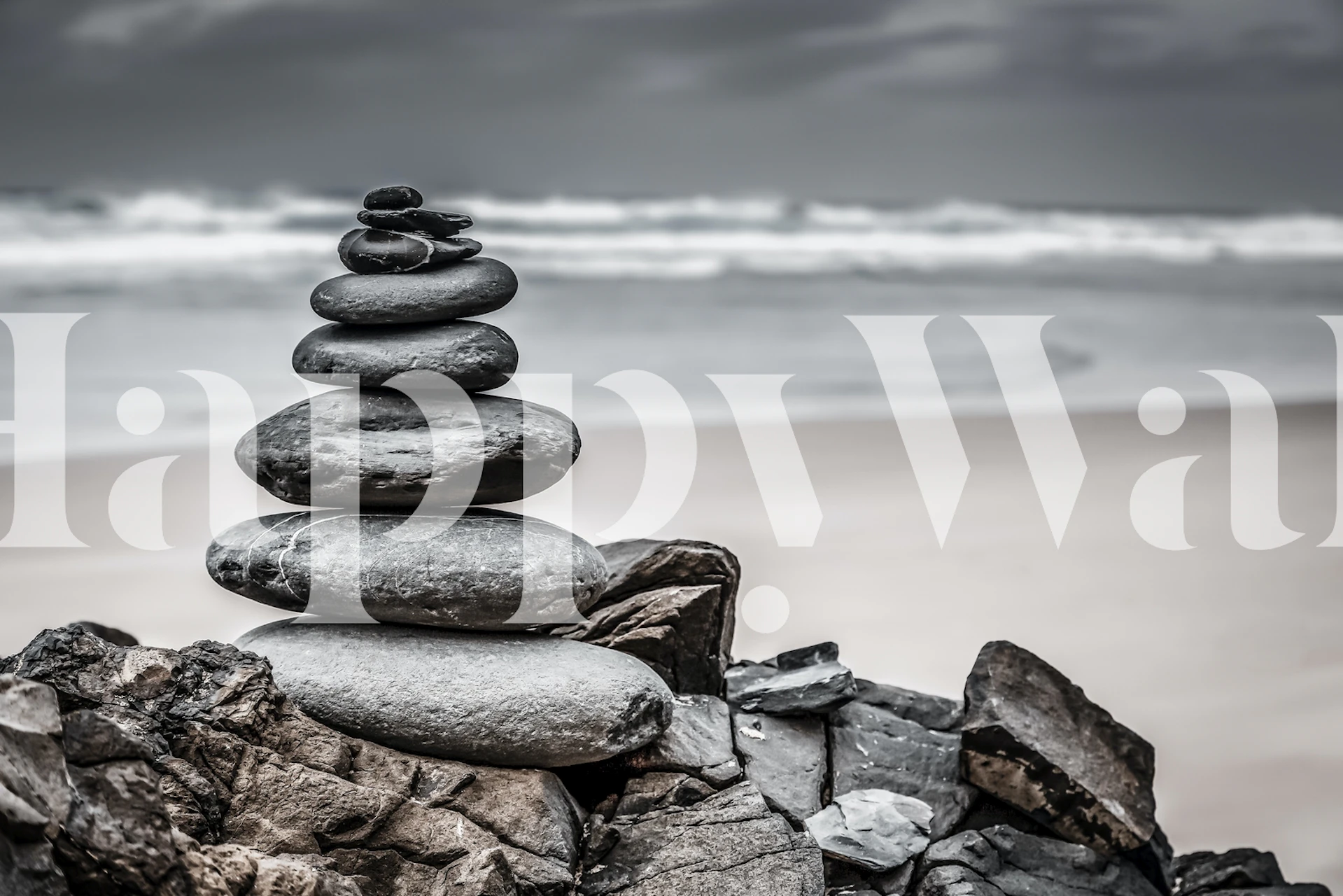 Rock balancing behang in een rustige kamer