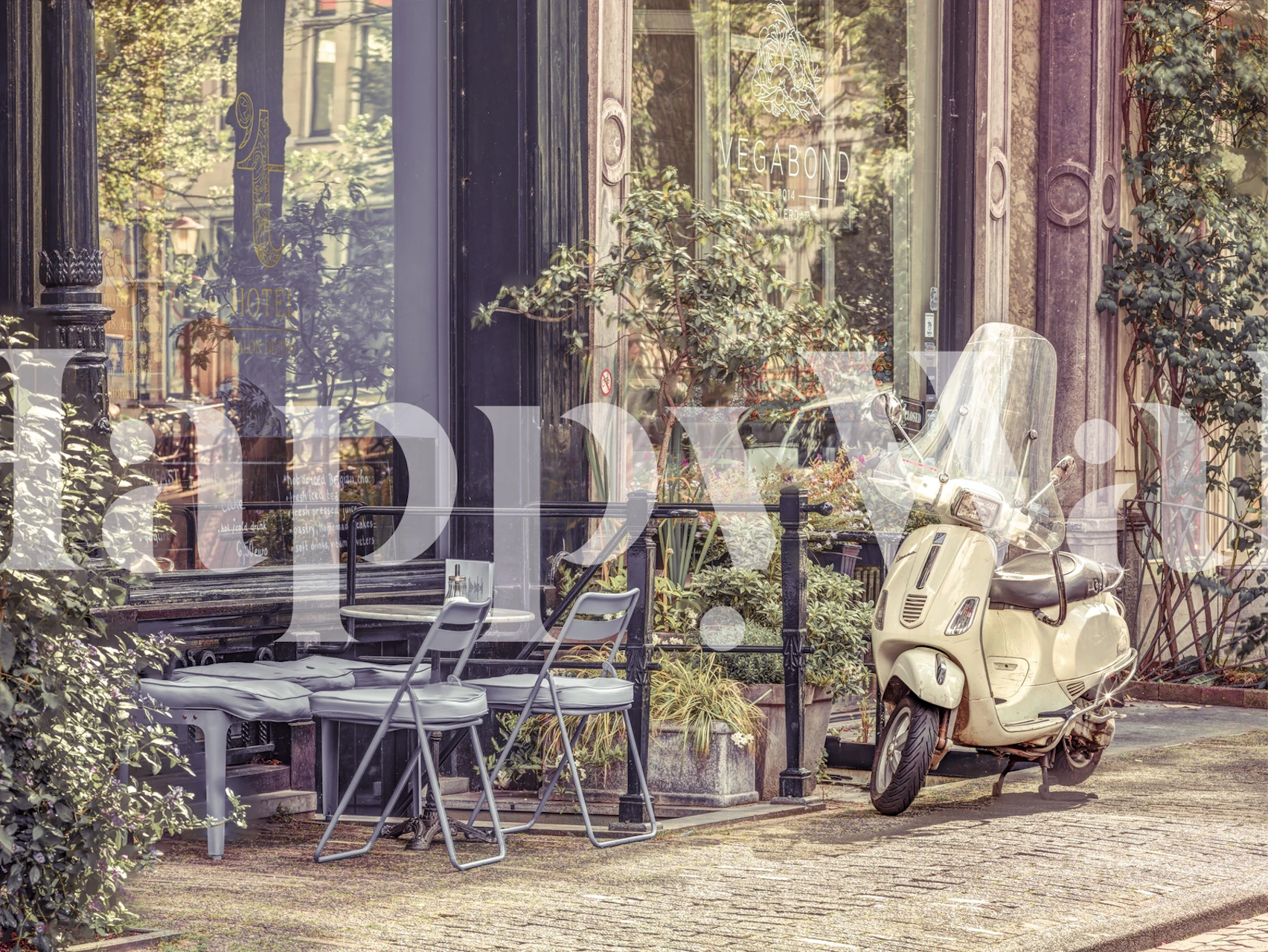 Scooter parked by street cafe tapeta