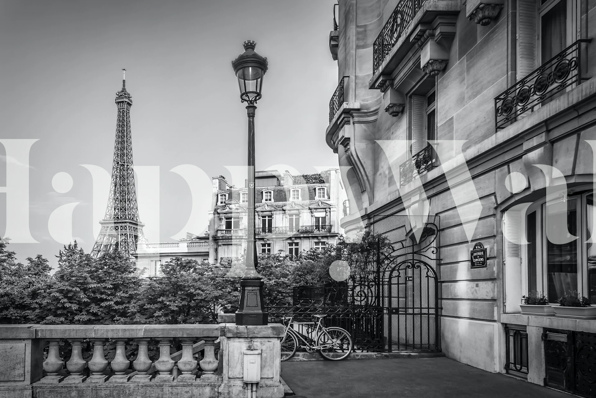 Monochrome Parisian scene with Eiffel Tower and lamppost wallpaper