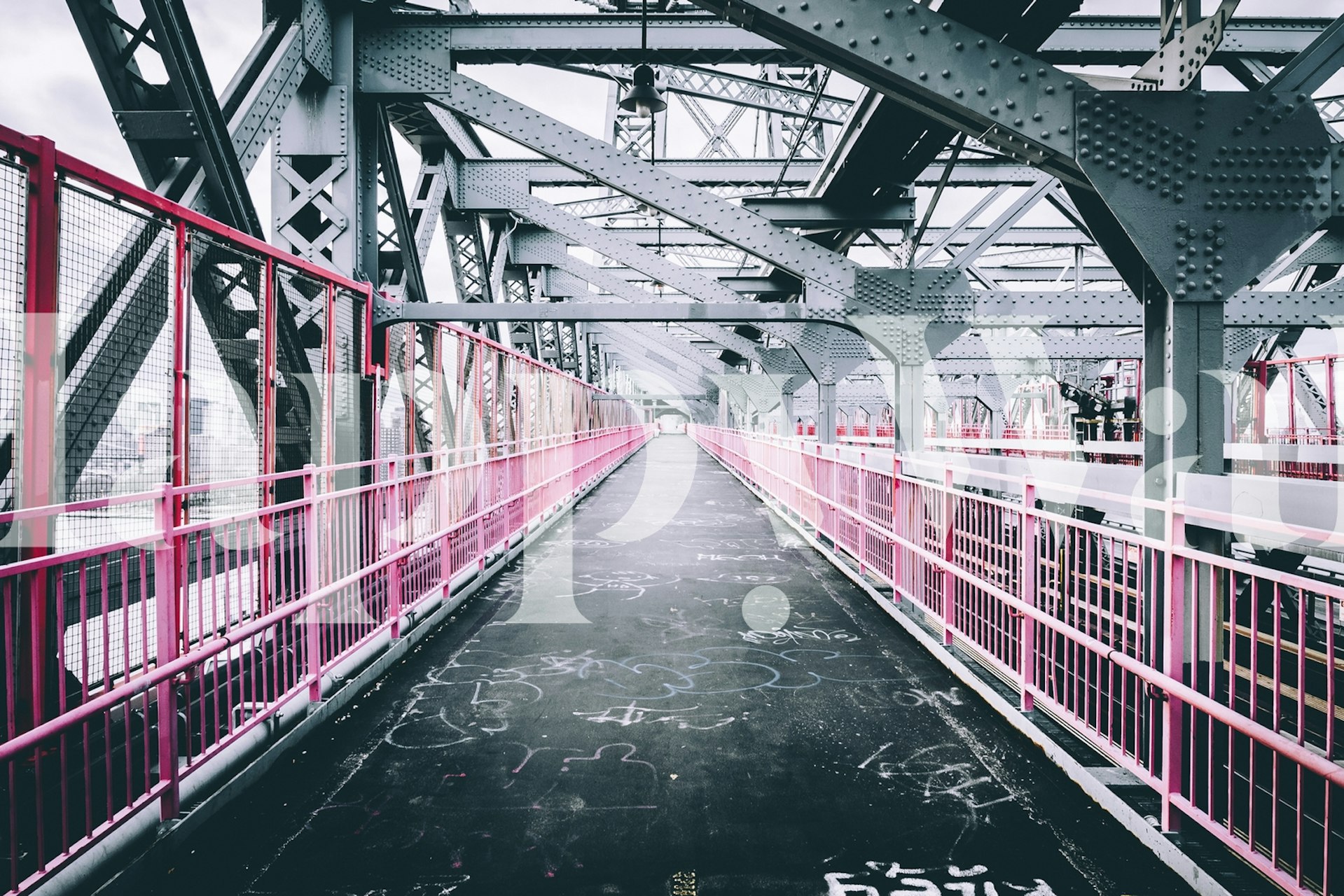 NYC Bridge tapet visad i ett rum