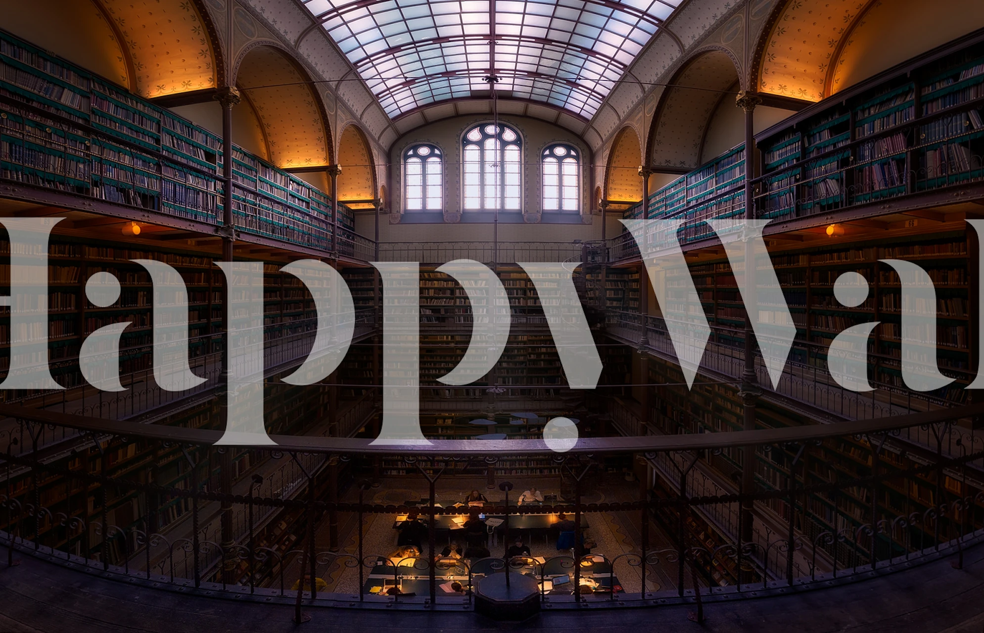 Mural de la biblioteca del Rijksmuseum que muestra hileras de libros y ventanas en arco