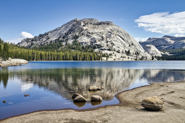 YOSEMITE VALLEY Tenaya Lake