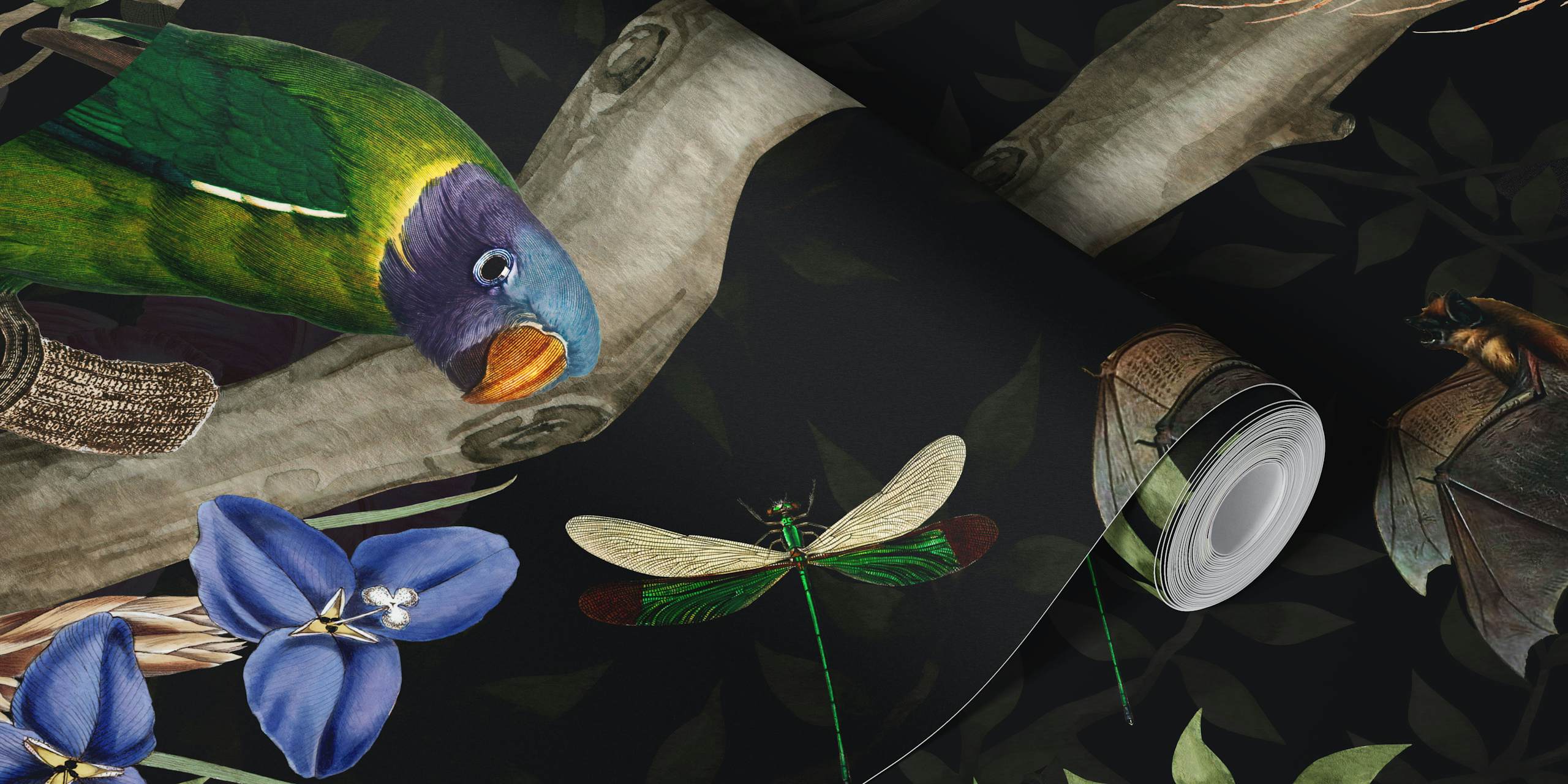 Chinoiserie fotobehang met tropische vogels en bloemmotieven op een donkere achtergrond