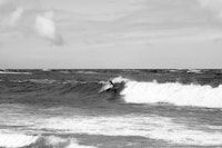 Surfer Riding the Wave 2 tapety