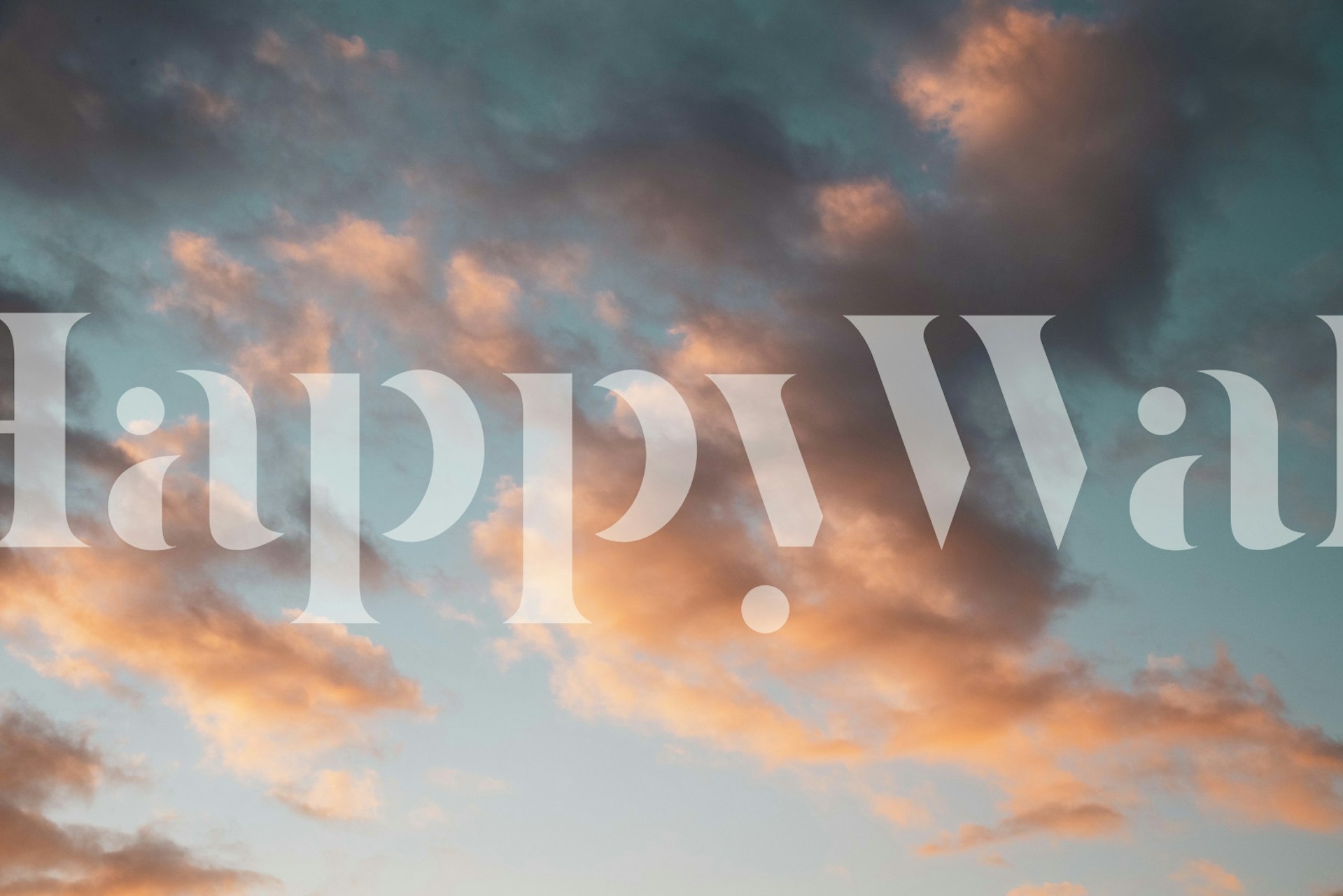 Kultaväriset pilvet aamunkoitossa seinämaalaus