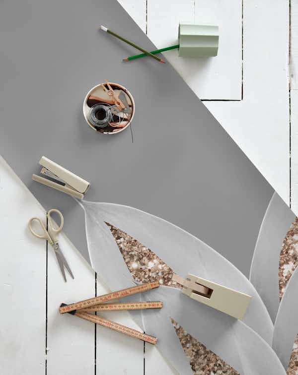 Gray Agave with Gold Glitter 1 wallpaper roll