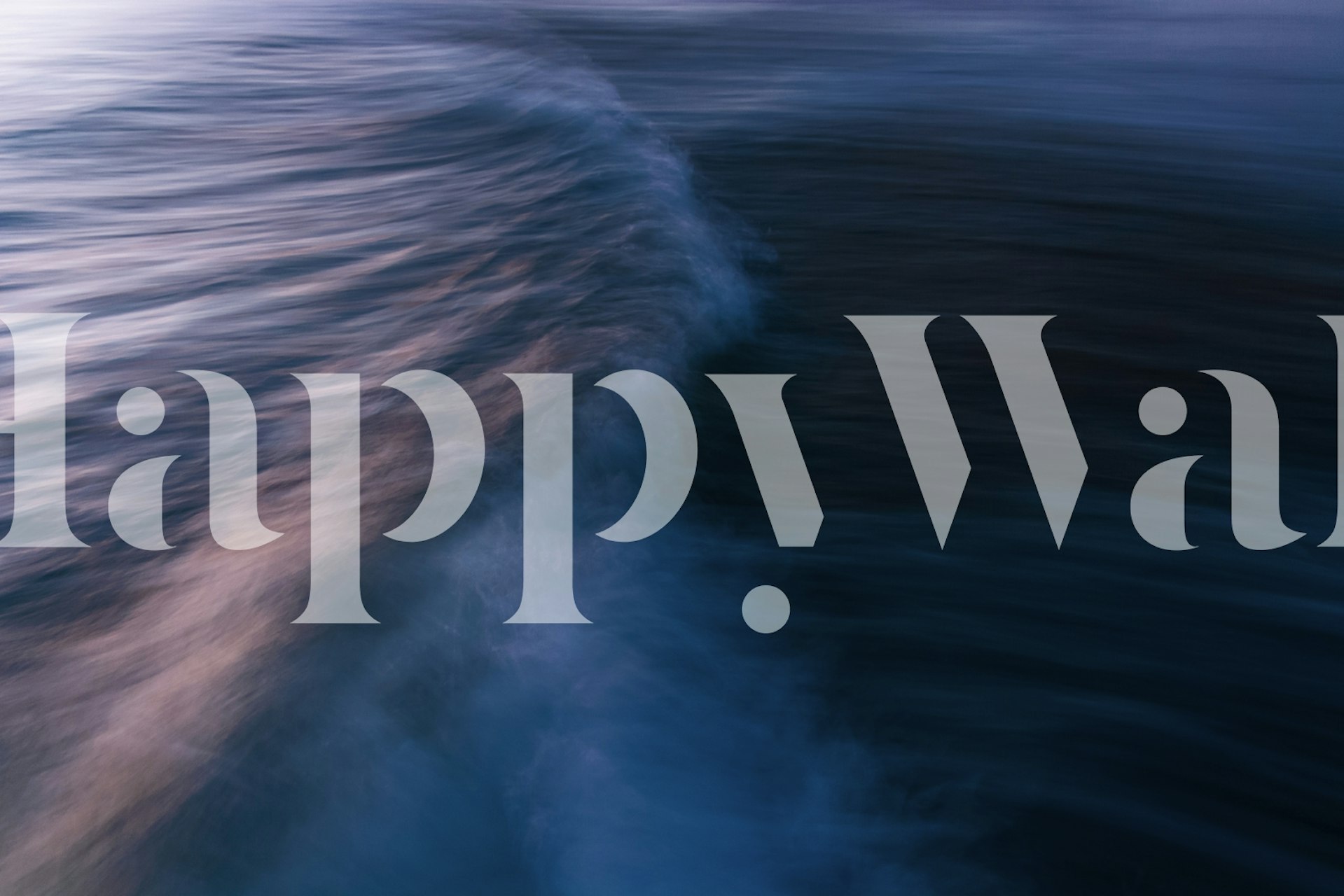 Muro decorativo di onde oceaniche tranquille in tenui tonalità di blu