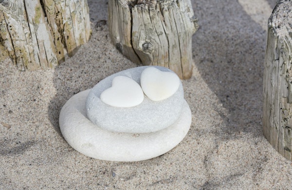 Beach Love Stone Hearts